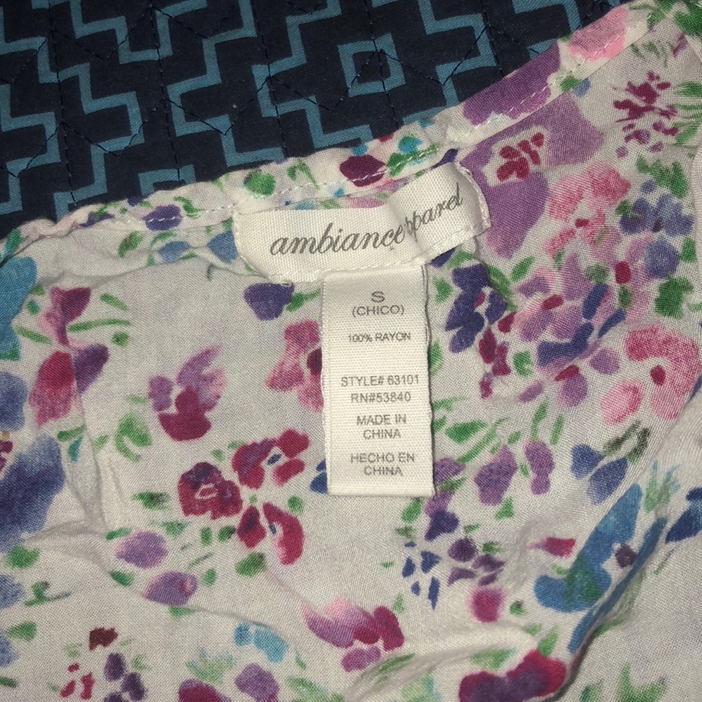 Blouse - Picture 2 of 3